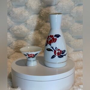 Vintage Tajimi Japan Sake Set – 2 Piece – Floral Red & Blue